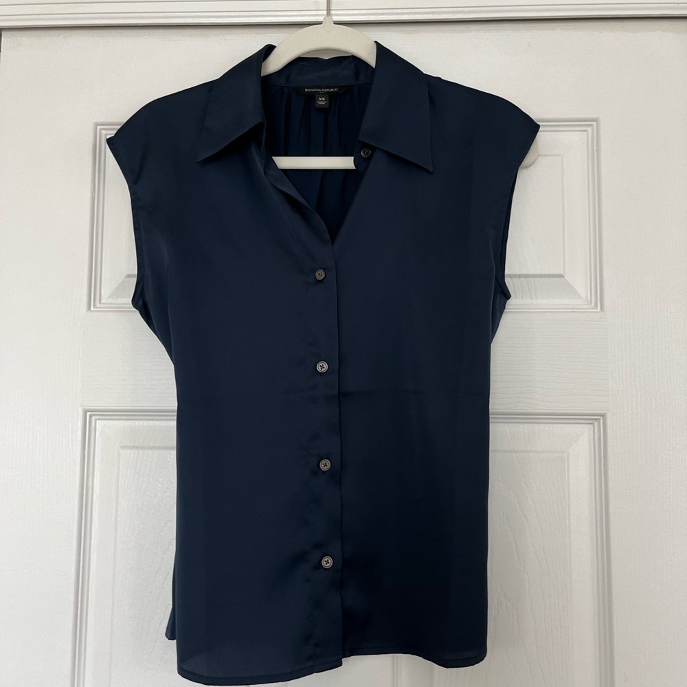 Banana Republic Navy Blue Women's Sleeveless Satin Blouse